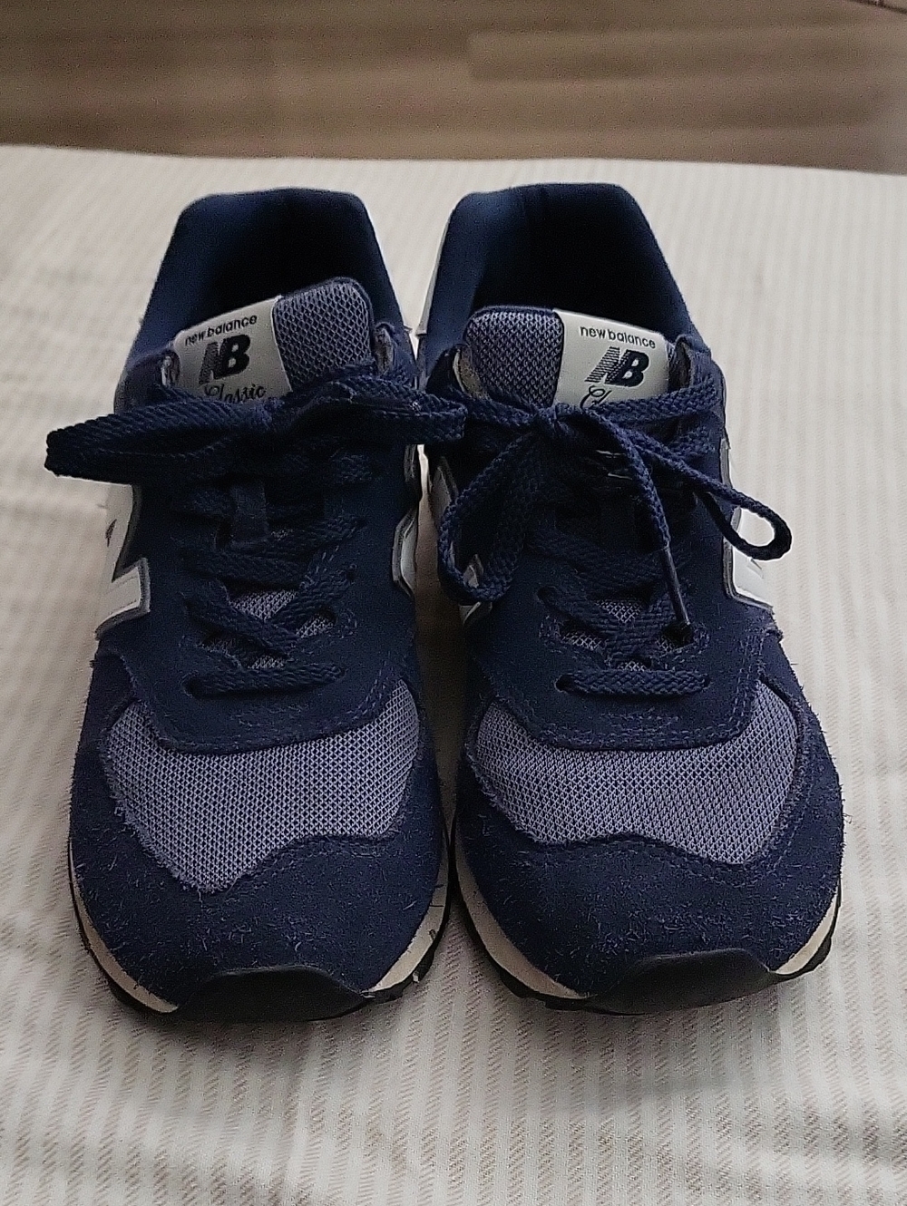 New Balance 574 Mens Navy and White Athletic Sneakers
